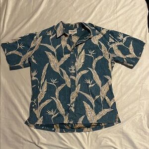 Casual Corner Men's Teal Leaf Print Shirt